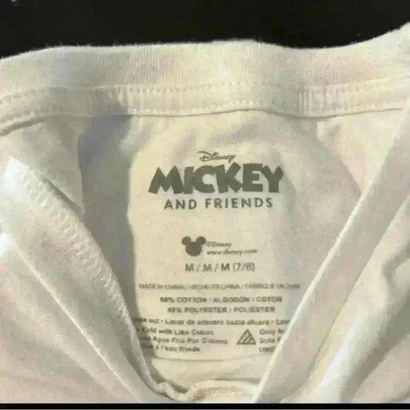 Disney’s Mickey and Friends Holiday cheer Christmas 7/8 medium shirt for kids - Picture 4 of 4